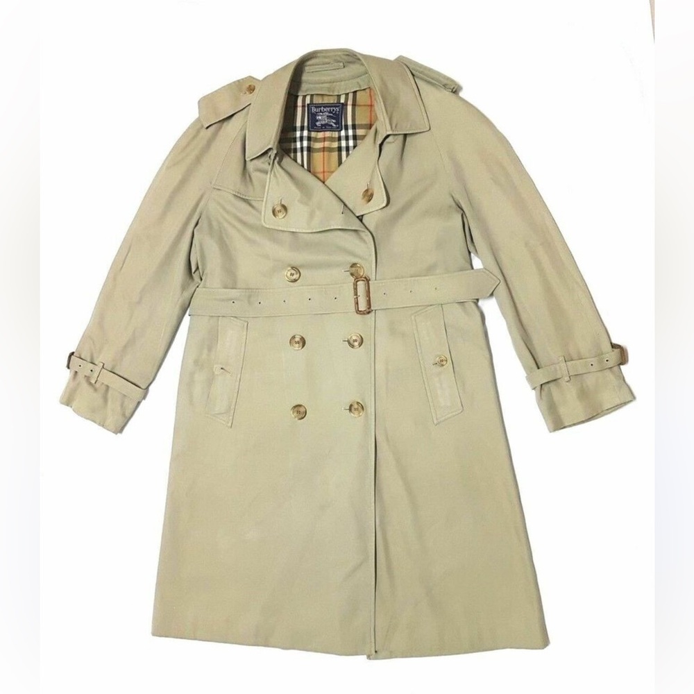 Vintage Burberry trench coat 🧥